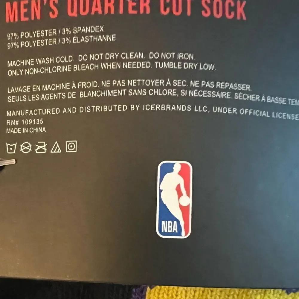 Men’s NWT Chicago Bulls NBA quarter cut socks. Size 6-12.